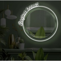 Miroir avec lumière néon bonjour beauté