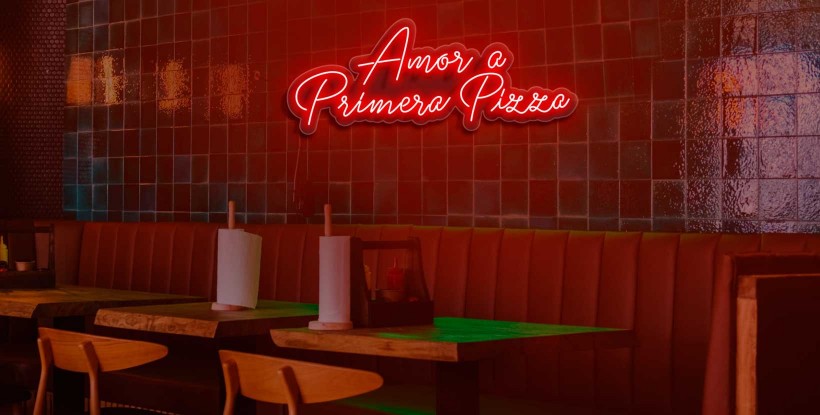 Neón 'Amor a primera pizza'